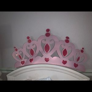 Multi purpose crown decor
